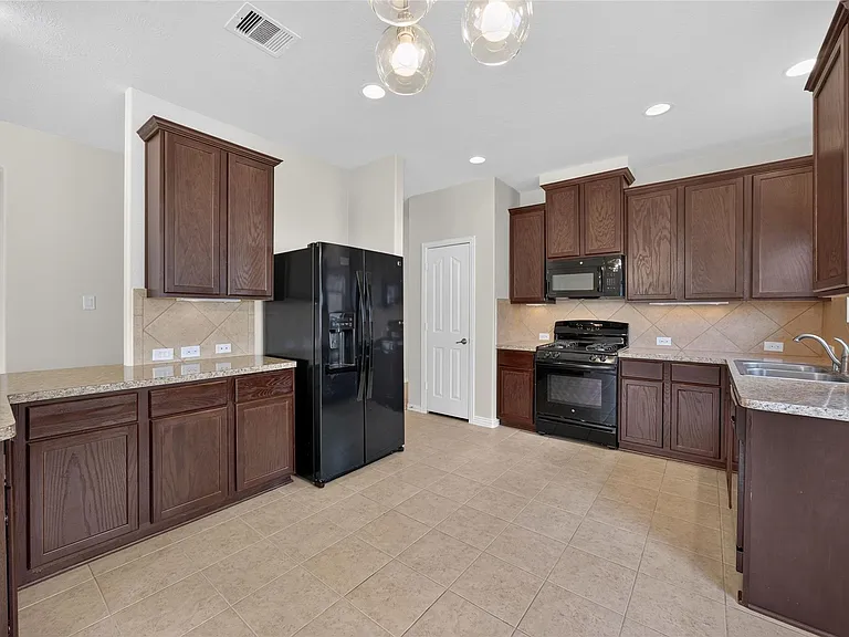 24715 Hikers Bend Dr — Photo 11
