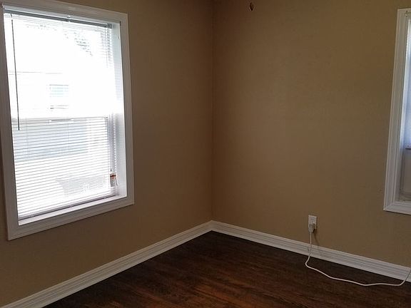 5th image of 903 S Emporia St