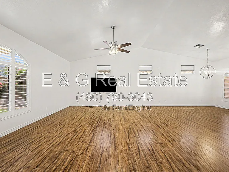 678 W Fremont Dr — Photo 8