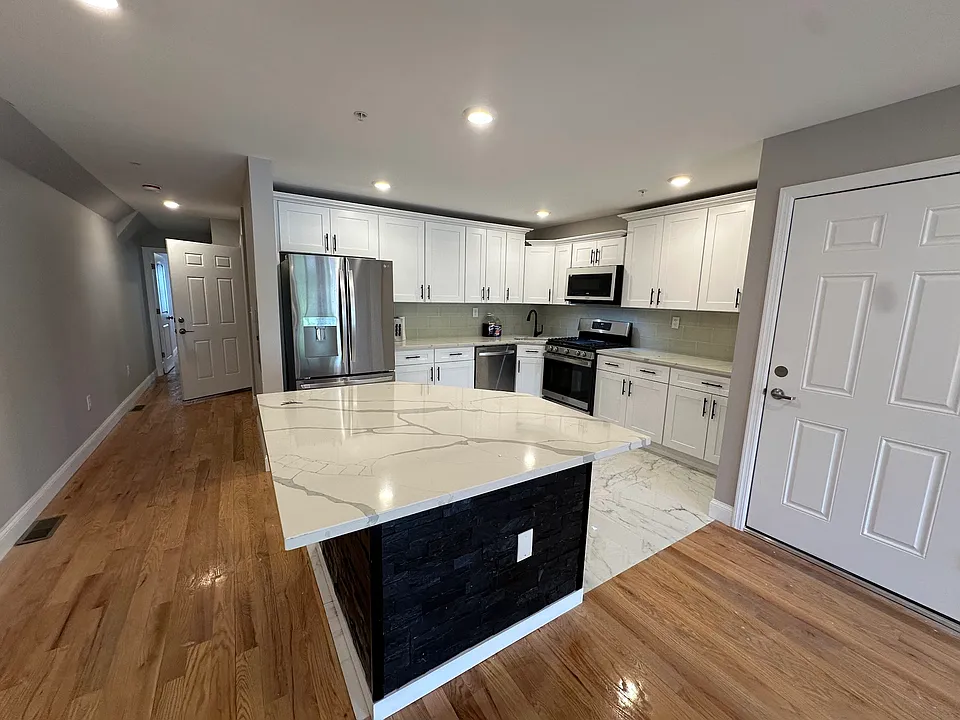 4103 Palisade Ave #2