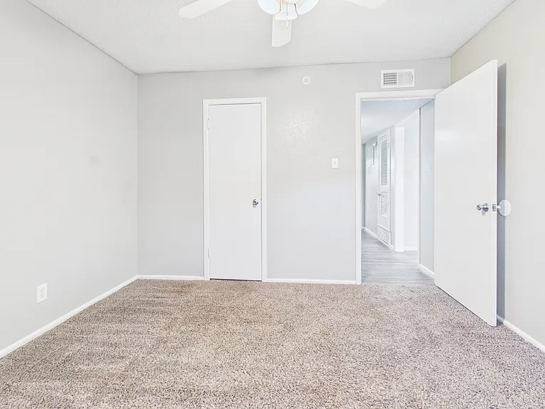 Tanglewood Apartments — Photo 39