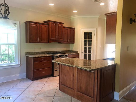 3rd image of 3613 Pine Needle Cres