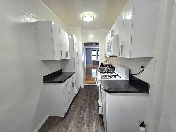 3rd image of 822 Ocean Ave APT 1C