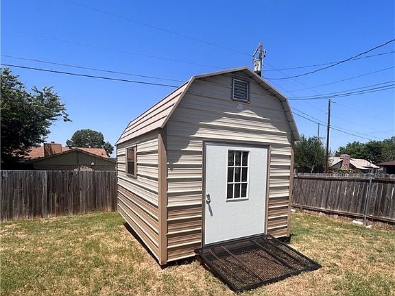 4th image of 1607 Sagebrush Dr