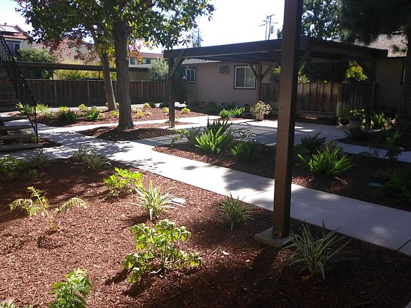 2nd image of 135 Rose Ct APT 7
