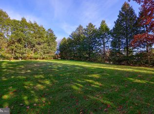 558 Longfellow Dr, Lancaster, PA 17602