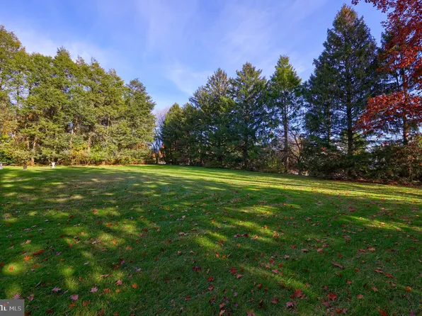 558 Longfellow Dr, Lancaster, PA 17602