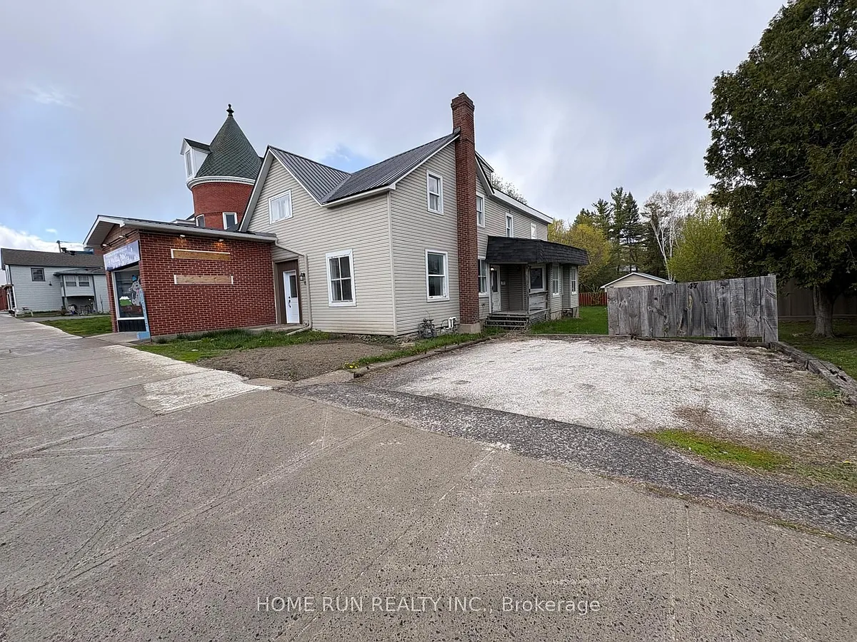 Building Photo - 47 A Madawaska St