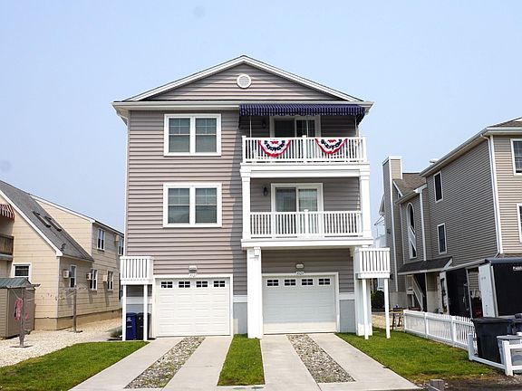2nd image of 3525 Haven Ave #1