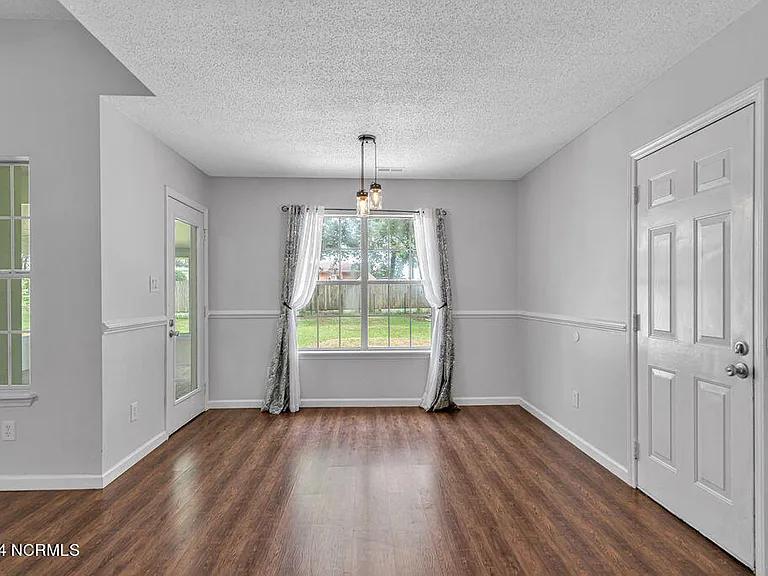 103 Carriage Hills Ct — Photo 7