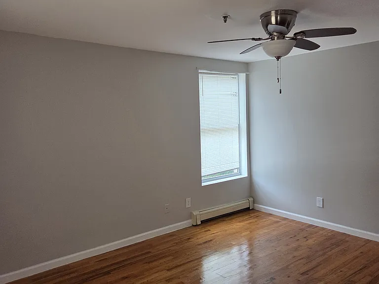 52 Main St #4 — Photo 6