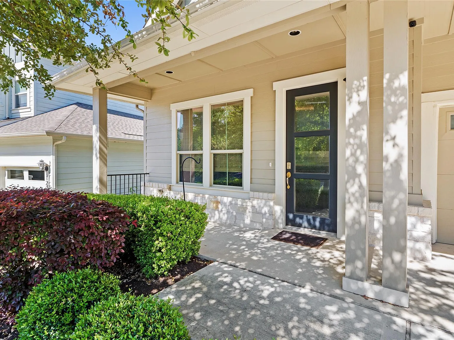 3 bed, 3.0 bath, 1801 sqft, $2,700 — Photo 3
