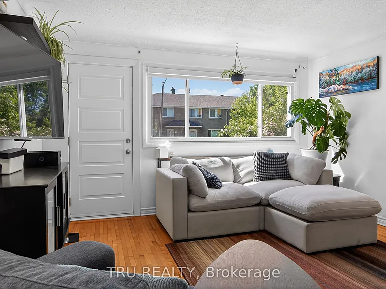 1253 Emperor Ave — Photo 5