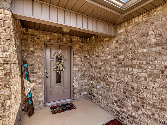 3rd image of 9921 Lenox Cir