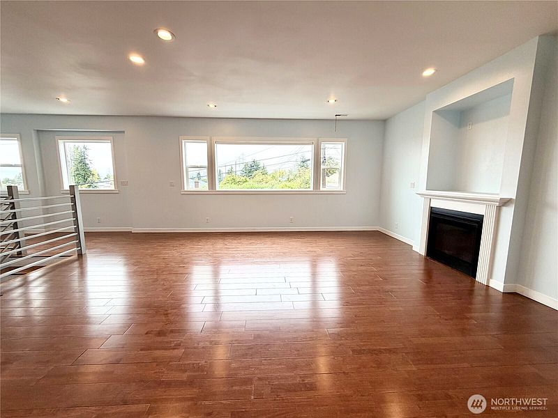 4th image of 2305 S Brandon Street