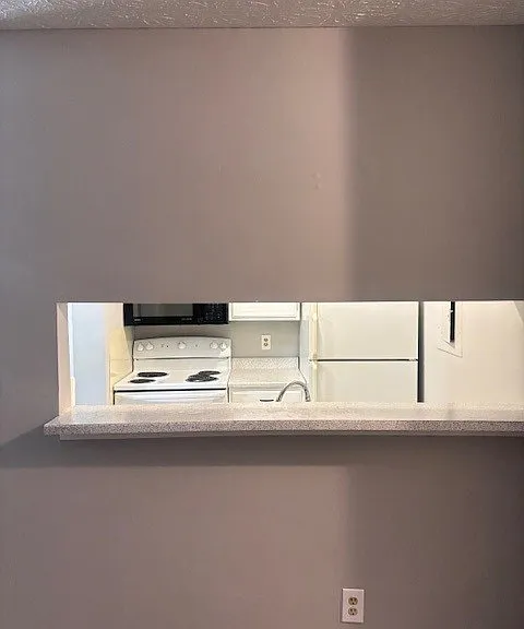 College Park Apartments — Photo 7