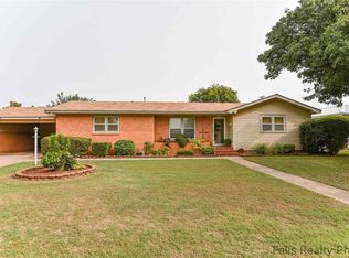 307 W Highland Ave, Electra, TX 76360
