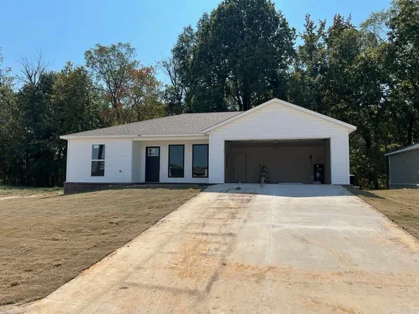 208 Formon Dr, Paragould, AR 72450