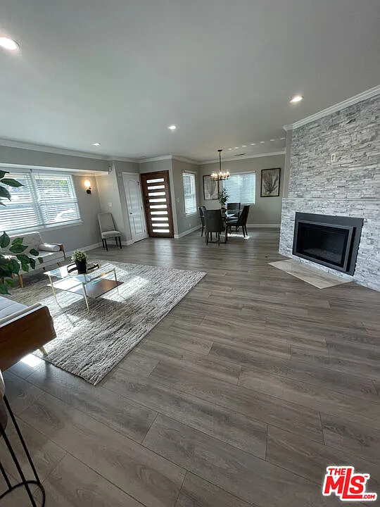 2 bed, 2.0 bath, 1528 sqft, $5,100 — Photo 2