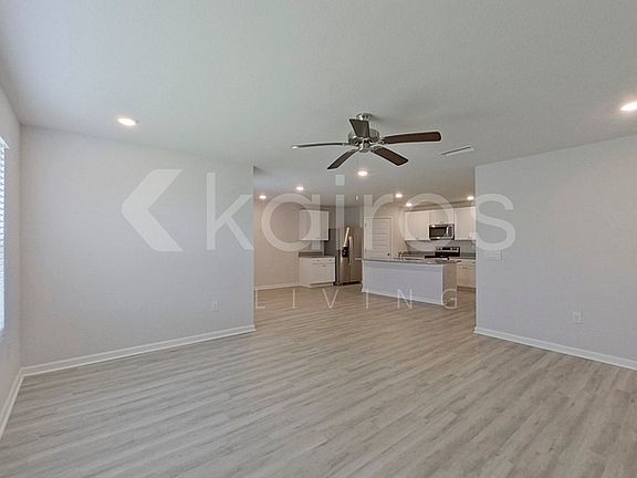 3rd image of 114 Metalmark Dr