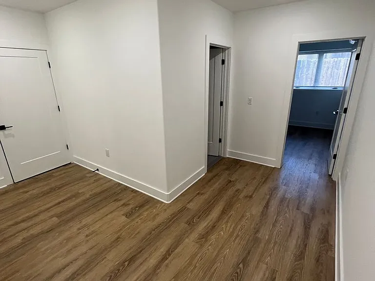 85 E Sharpnack St — Photo 32