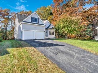 10 Dickens Ln, Tyngsboro, MA 01879