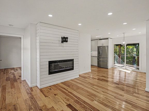 4th image of 1429 Dividing Ridge Rd