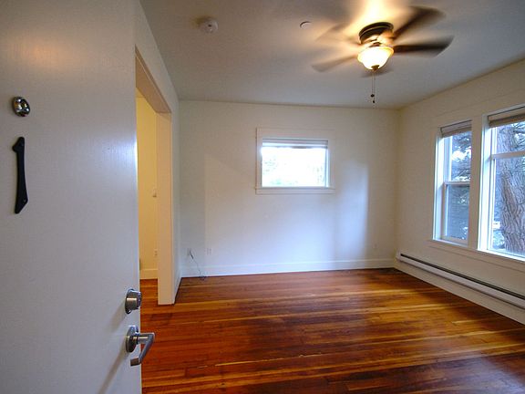 4th image of 2046 Franklin Ave E #1