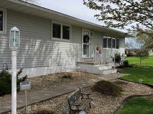 202 Scenic Heights Dr, Elgin, IA 52141