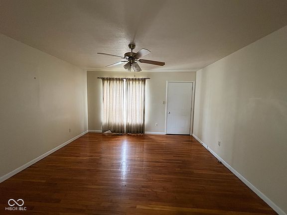 4th image of 2305 W Beaumont Ln