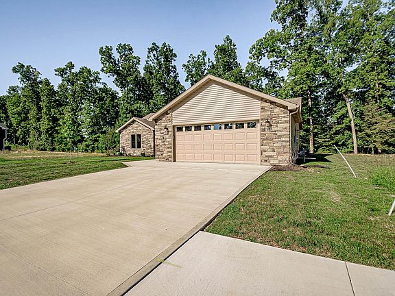 2nd image of 544 S Valley River Dr