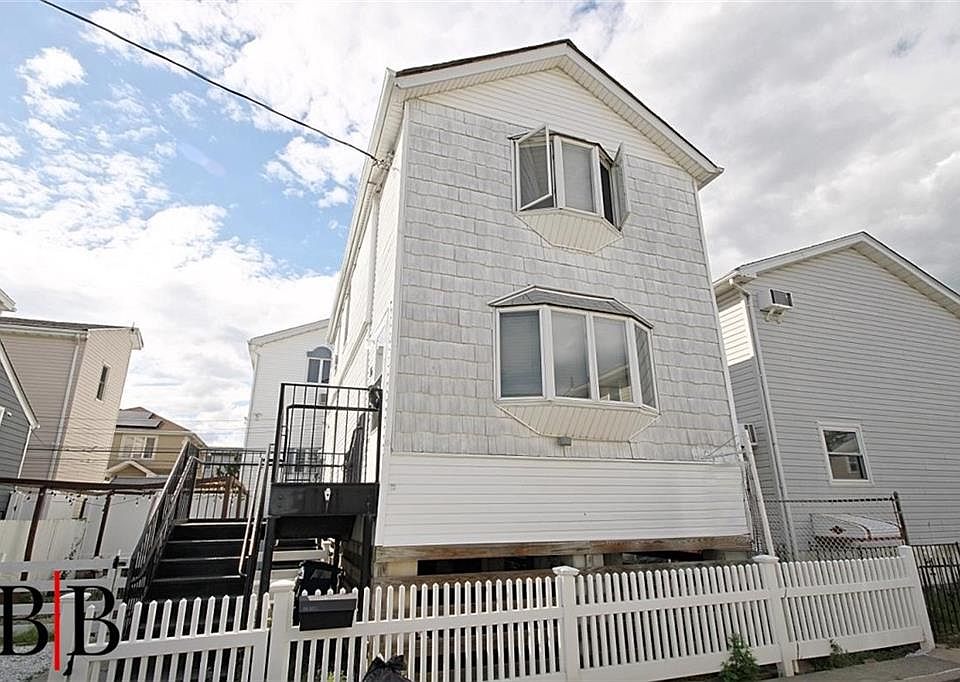 1st image of 35 Melba Ct