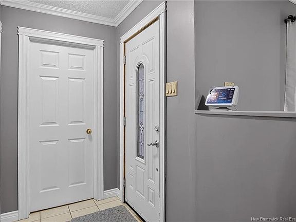 3rd image of 4 Avon Ct