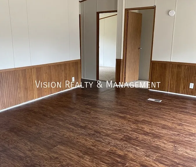 222 Park West Dr — Photo 2
