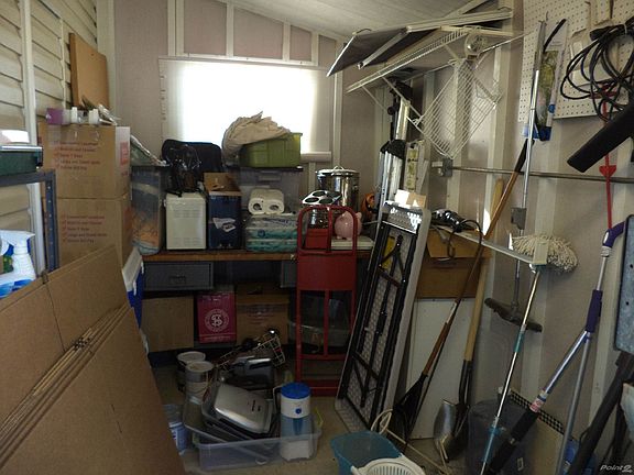 STORAGE CENTER