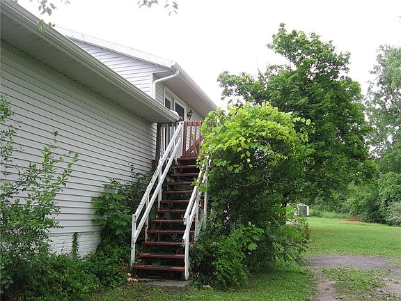3rd image of 219 Snyder Hill Rd