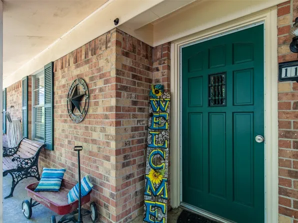 1141 Bowie St, Sulphur Springs, TX 75482