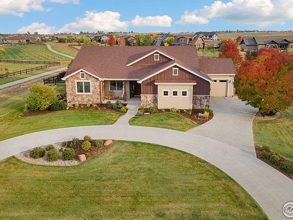 2nd image of 3098 Majestic View Dr
