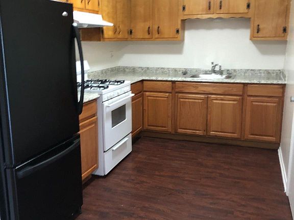 3rd image of 1599 N East St #17