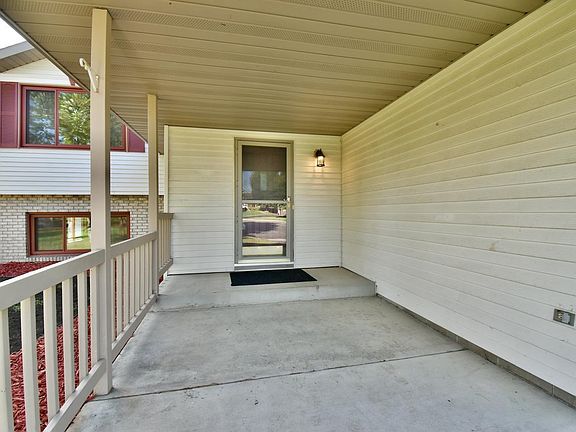 5th image of 102 17th Street Ct