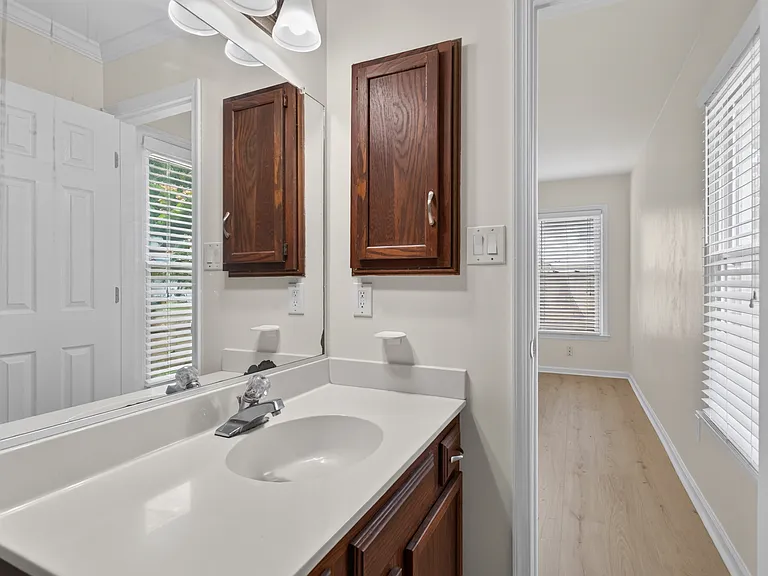 1901 Stillwood Ln — Photo 24