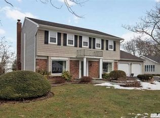 89 Pace Dr S, West Islip, NY 11795