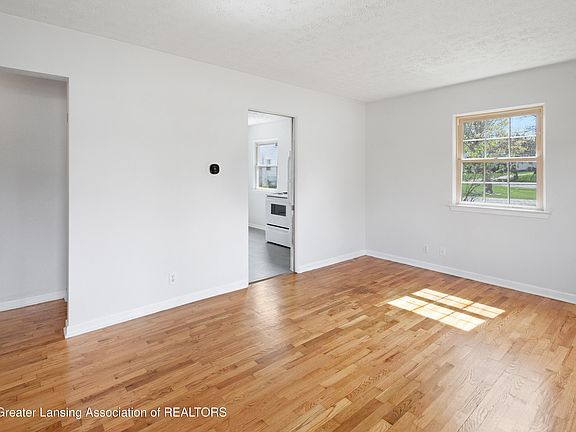 3rd image of 200 Rita Ave