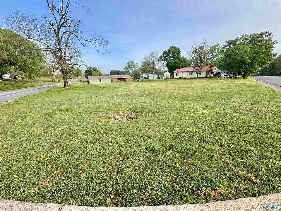 2nd image of 130 1st St