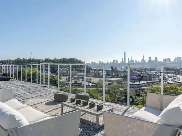 261 Park Avenue image 23 of 26