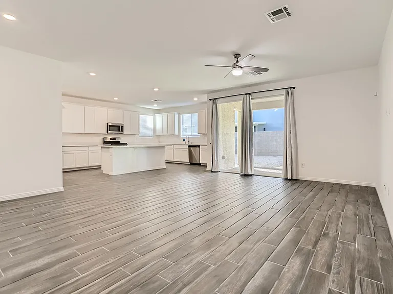 4208 Bayley Skye Ave — Photo 5