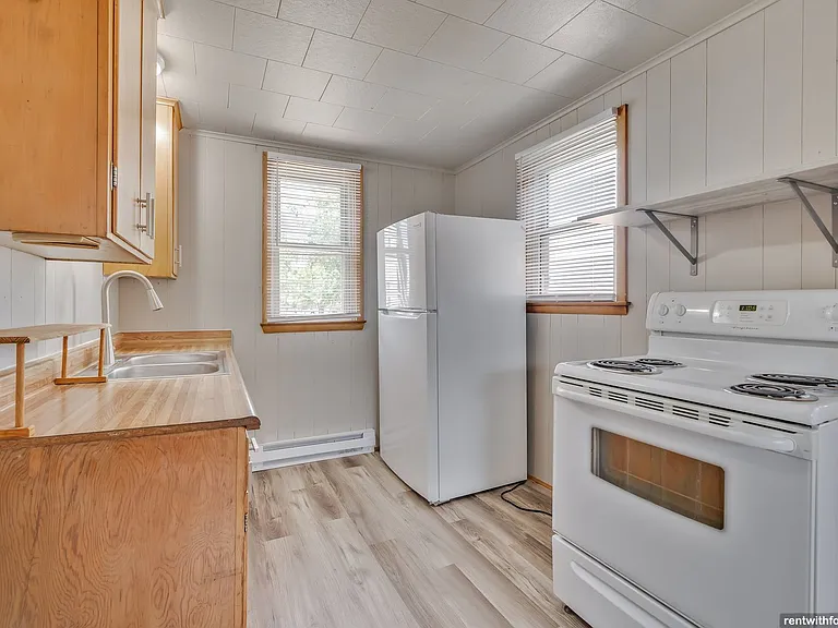 227 Garfield Ave — Photo 1