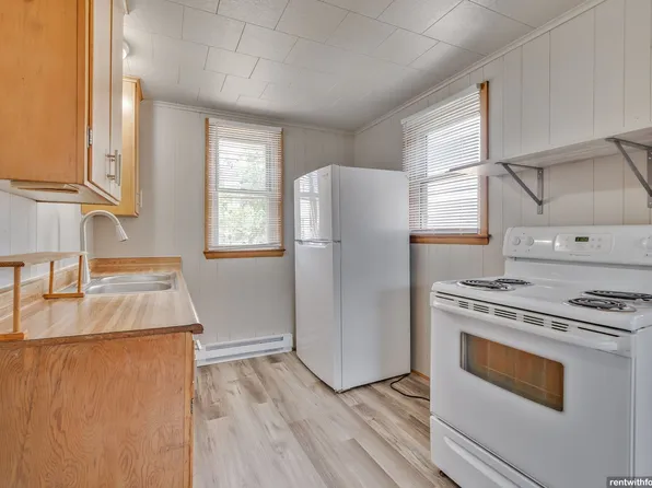 227 Garfield Ave, 227 Garfield Ave APT 1, Menasha, WI 54952