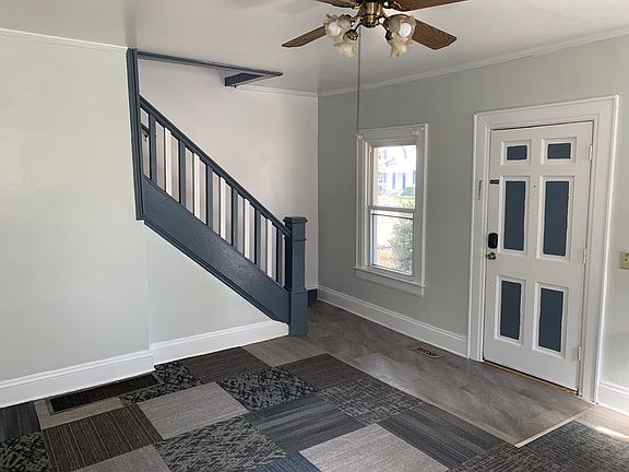 3rd image of 4727 Venable Ave