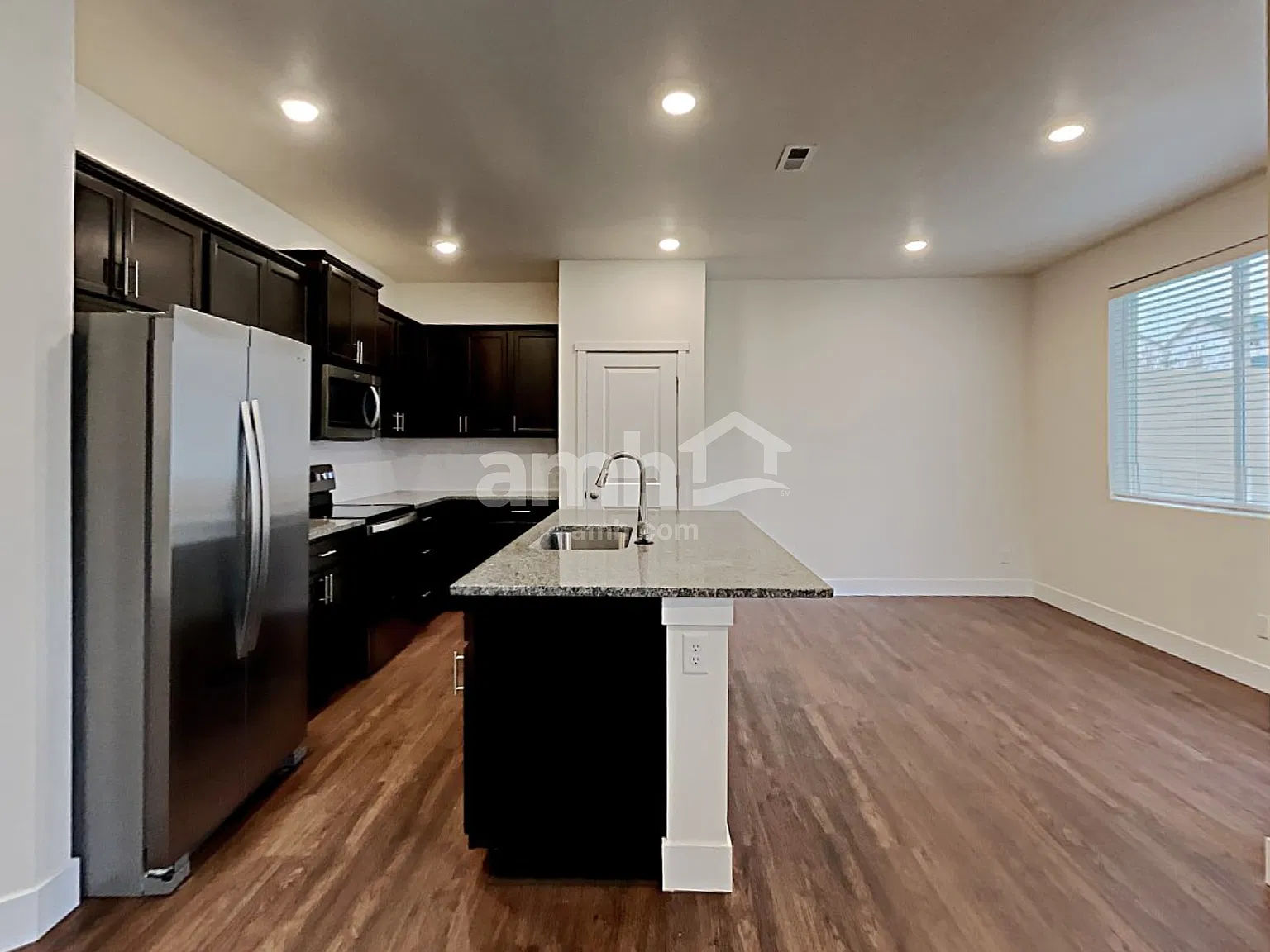 3 bed, 2.5 bath, 1697 sqft, $2,845 — Photo 3
